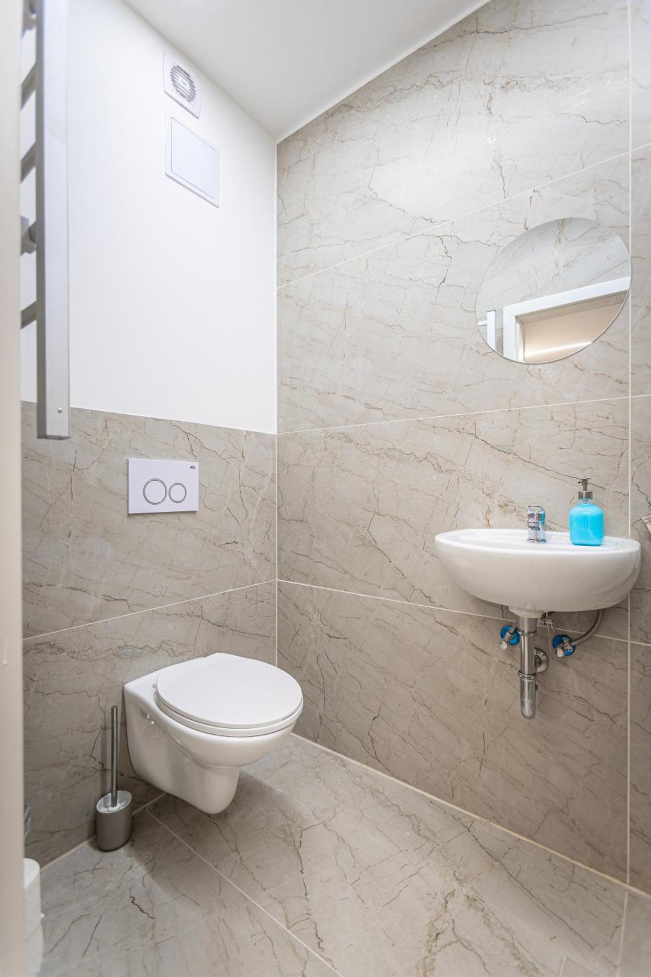Cute Gallery Flat In Budapest, Spring * Budapest