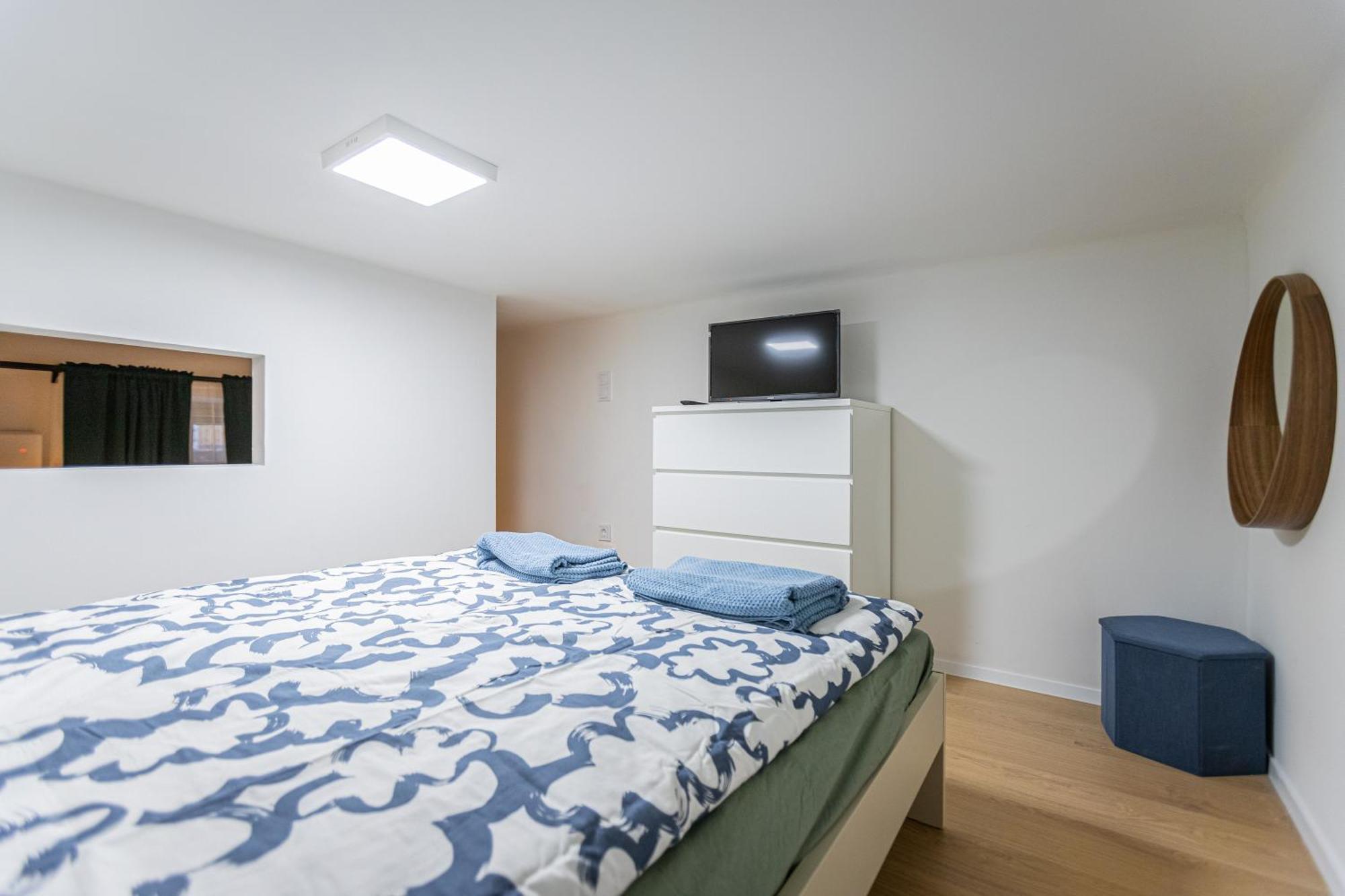 Apartment Cute Gallery Flat In Budapest, Spring Budapest