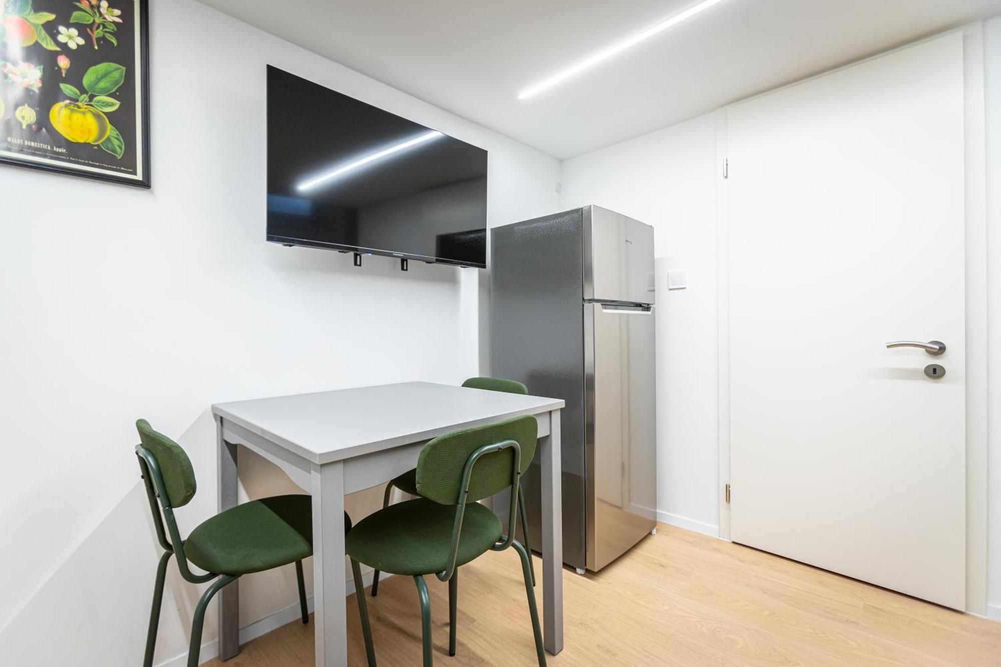 Cute Gallery Flat In Budapest, Spring * Budapest